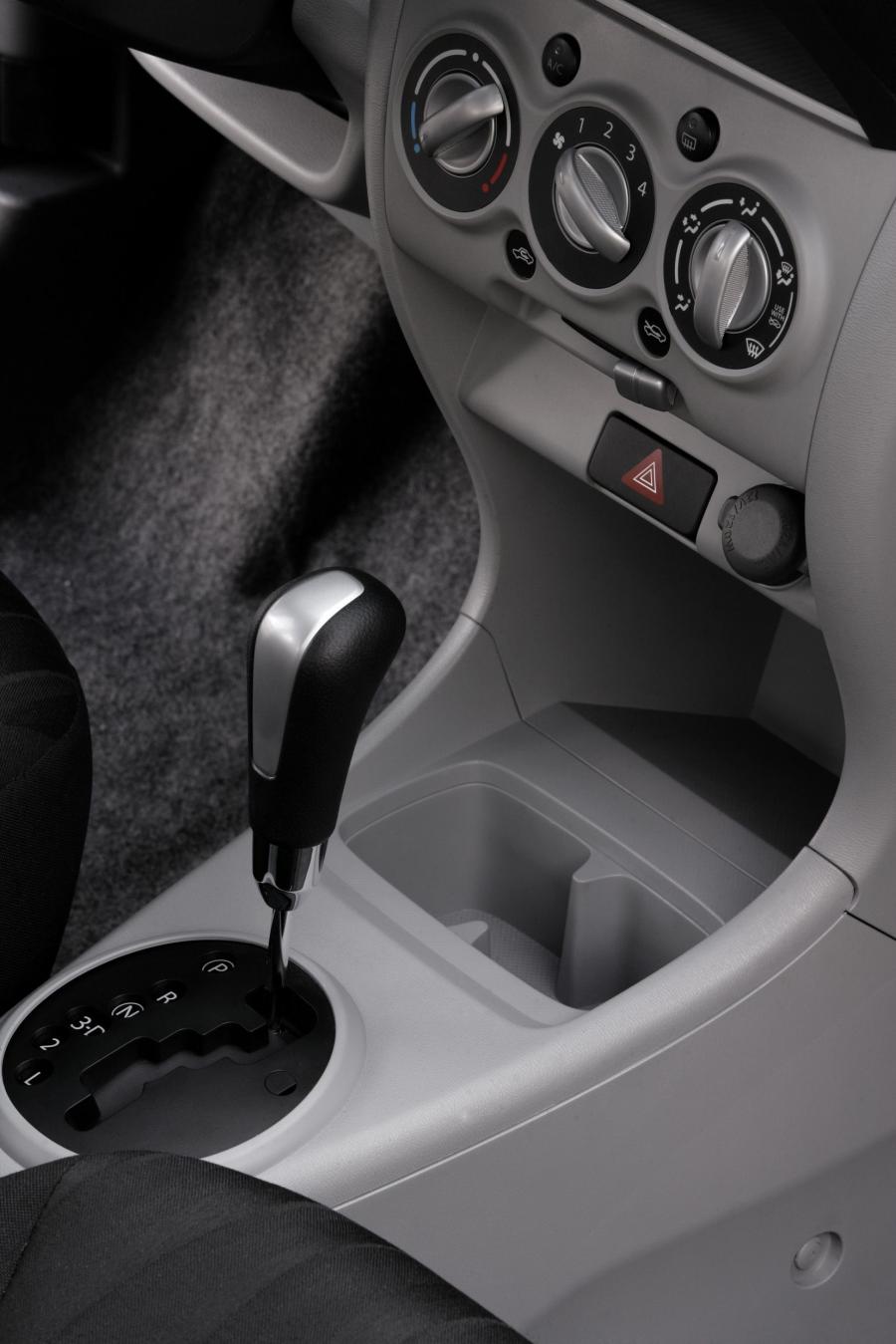  Nissan Pixo 2008 года  (фото 12 из 120)